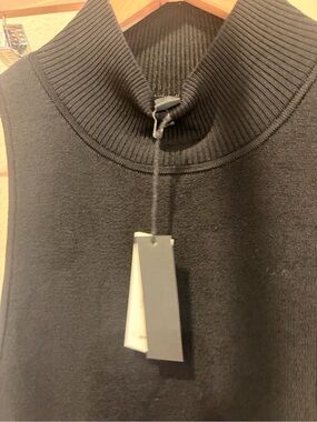 Banana Republic Black Sleeveless Turtleneck Sweater